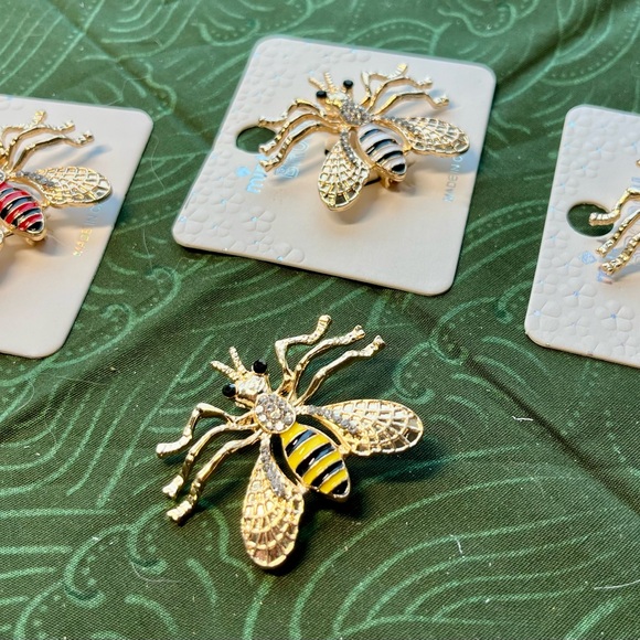 Gold Bee Brooch - Multicolors available - Picture 3 of 8